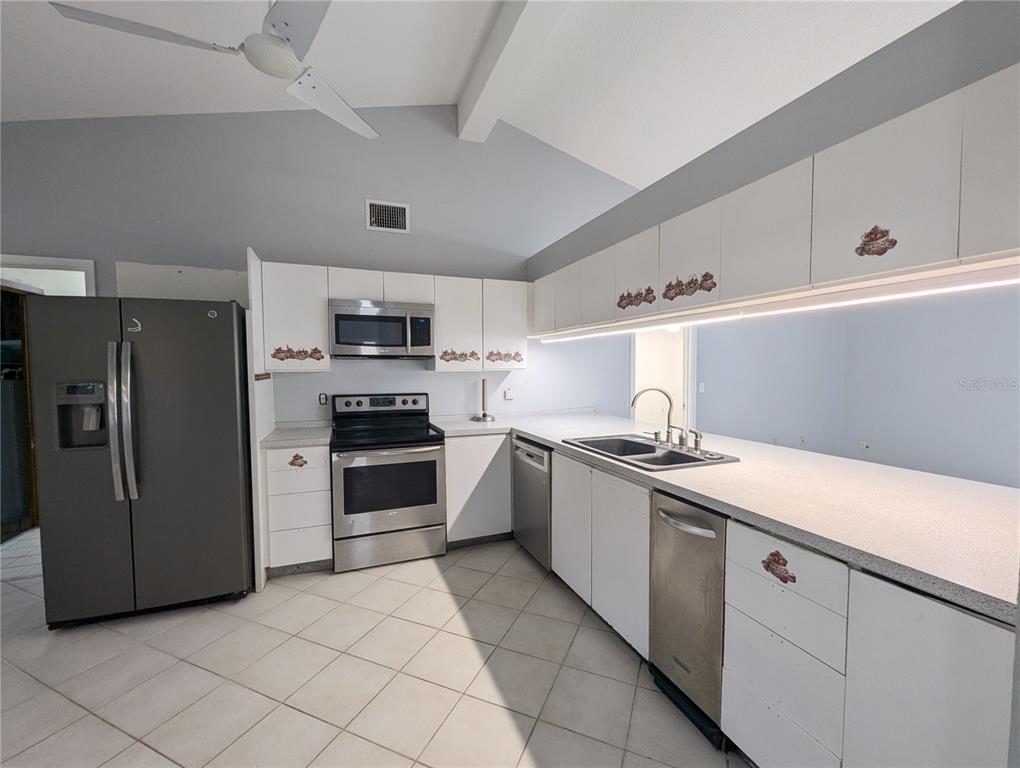 1329 Pine Needle Road Venice, FL 34285 - Photo 5 of 43 Gallery Image 5