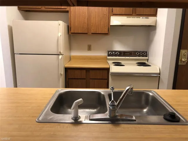 $612 | 150-158 Meadowwood Lane, Chesaning, MI 48616