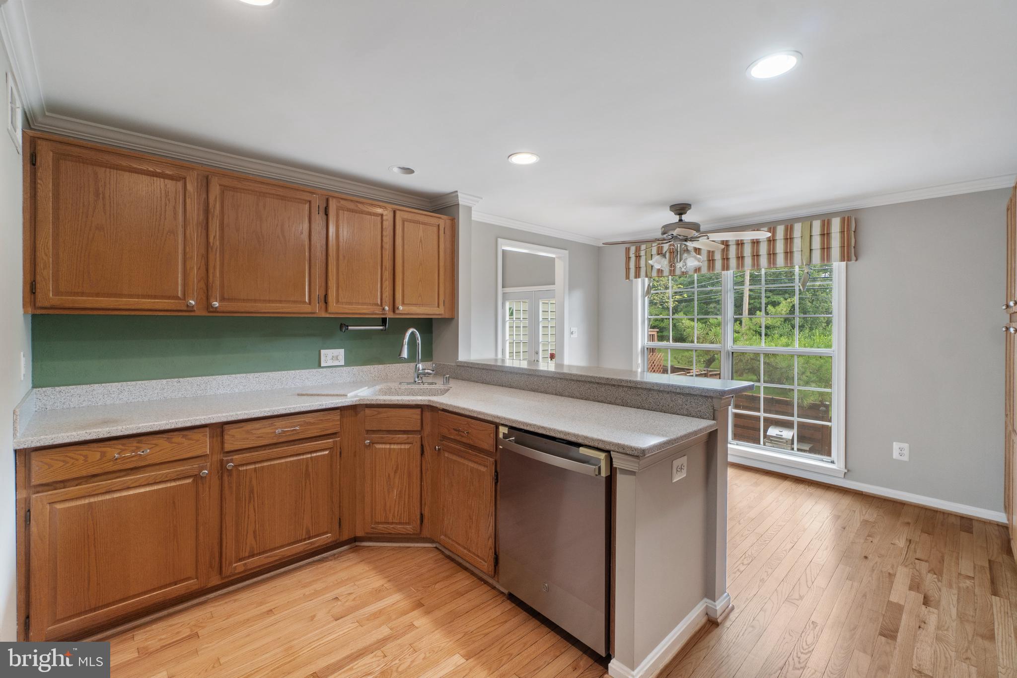 21163 Crocus Terrace Ashburn, VA 20147 - Photo 10 of 33
