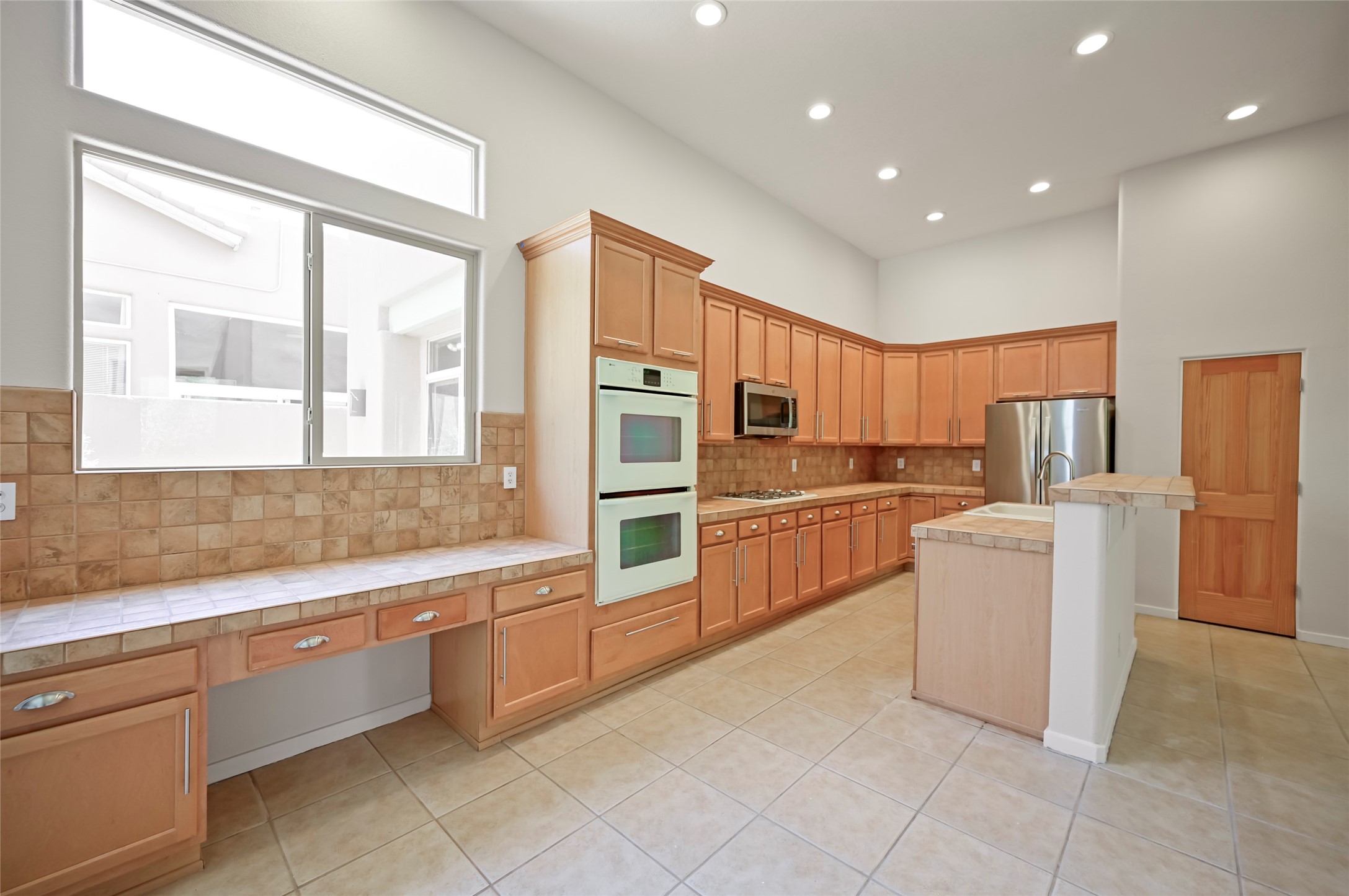 92 Canada Del Rancho Santa Fe, NM 87508 - Photo 13 of 52