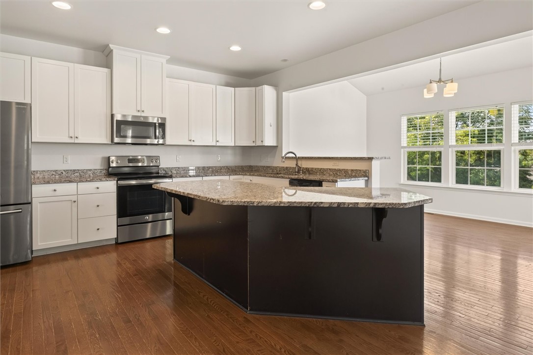84 Elmcrest Rise Henrietta, NY 14586 - Photo 8 of 47 Gallery Image 8