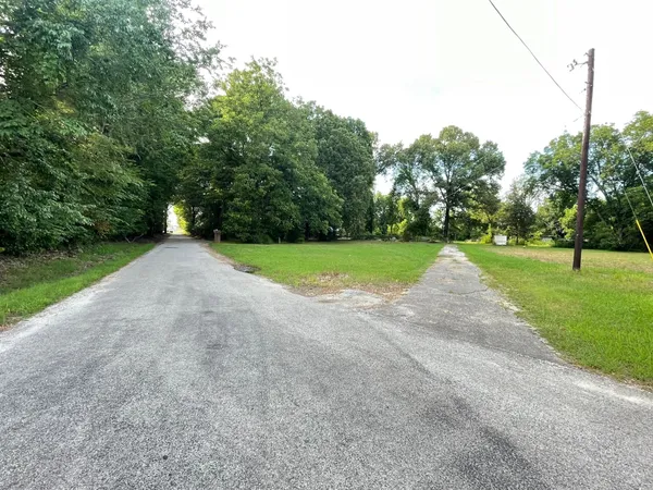$1,000,000 | 25-35 Jack Exum Lane, Jackson, TN 38305