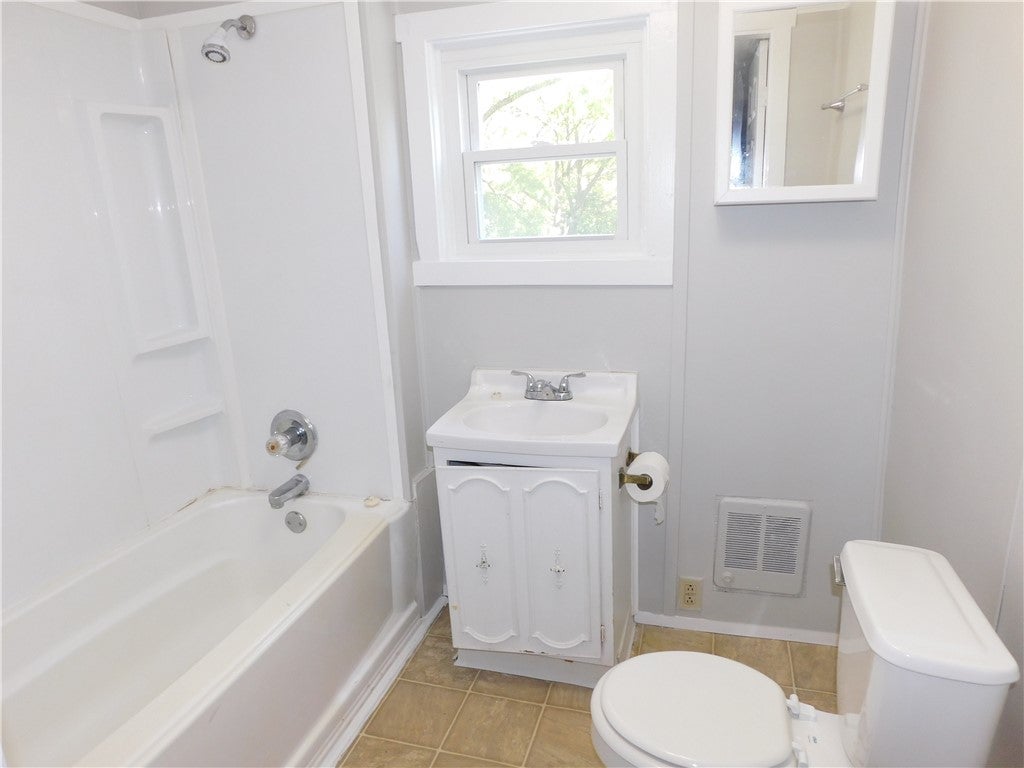368 Raffensperger Avenue Springfield, OH 45505 - Photo 9 of 13 Gallery Image 9