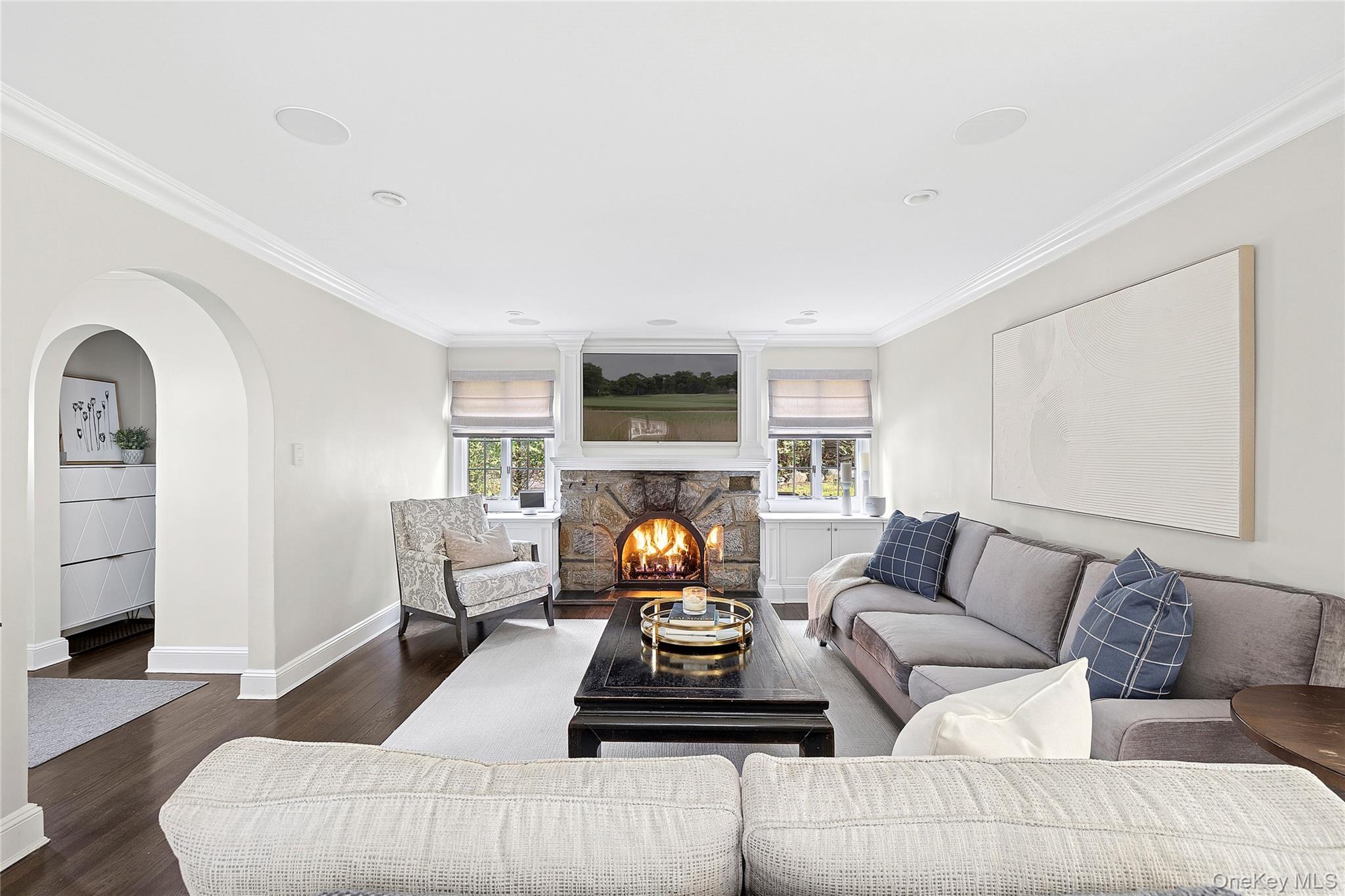 44 Old Ox Road Manhasset, NY 11030 - Photo 4 of 23 a living room with furniture