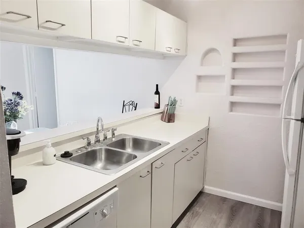 $3,700 | 3773 59th Avenue West, Bradenton, FL 34210