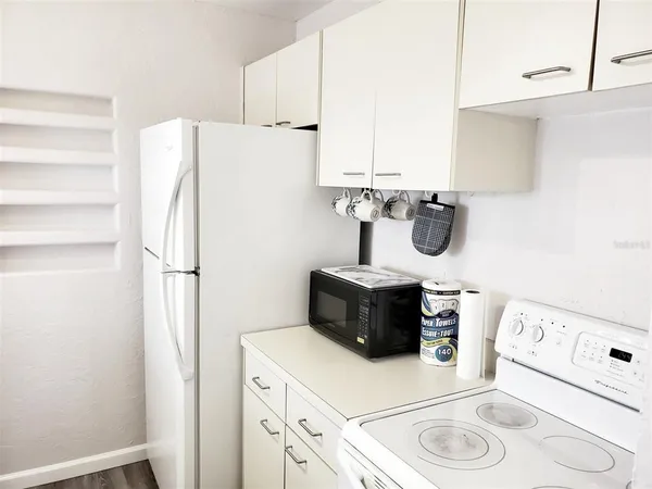 $3,700 | 3773 59th Avenue West, Bradenton, FL 34210