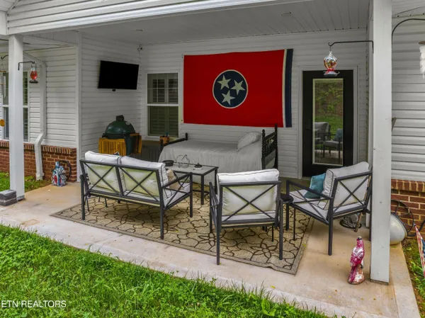 $379,900 | 1032 Patriot Landing Drive, Dandridge, TN 37725