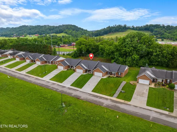 $379,900 | 1032 Patriot Landing Drive, Dandridge, TN 37725