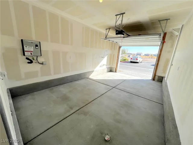 $1,825 | 10149 Sangria Rdg Street, Las Vegas, NV 89141