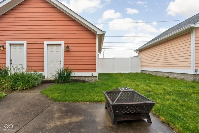 $2,300 | 2326 North Pennsylvania Street, Unit 6, Indianapolis, IN 46205