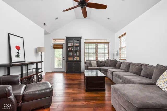 $2,300 | 2326 North Pennsylvania Street, Unit 6, Indianapolis, IN 46205