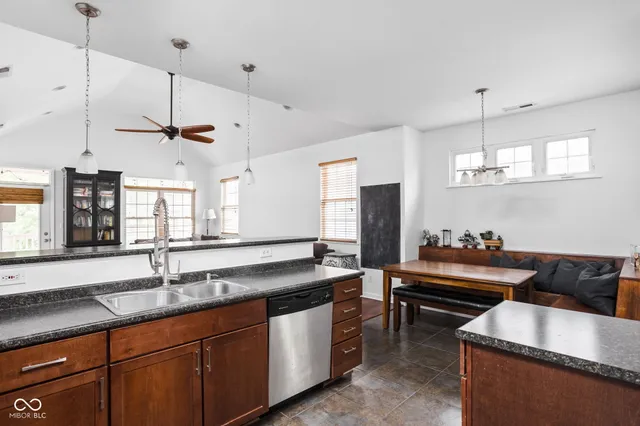 $2,300 | 2326 North Pennsylvania Street, Unit 6, Indianapolis, IN 46205