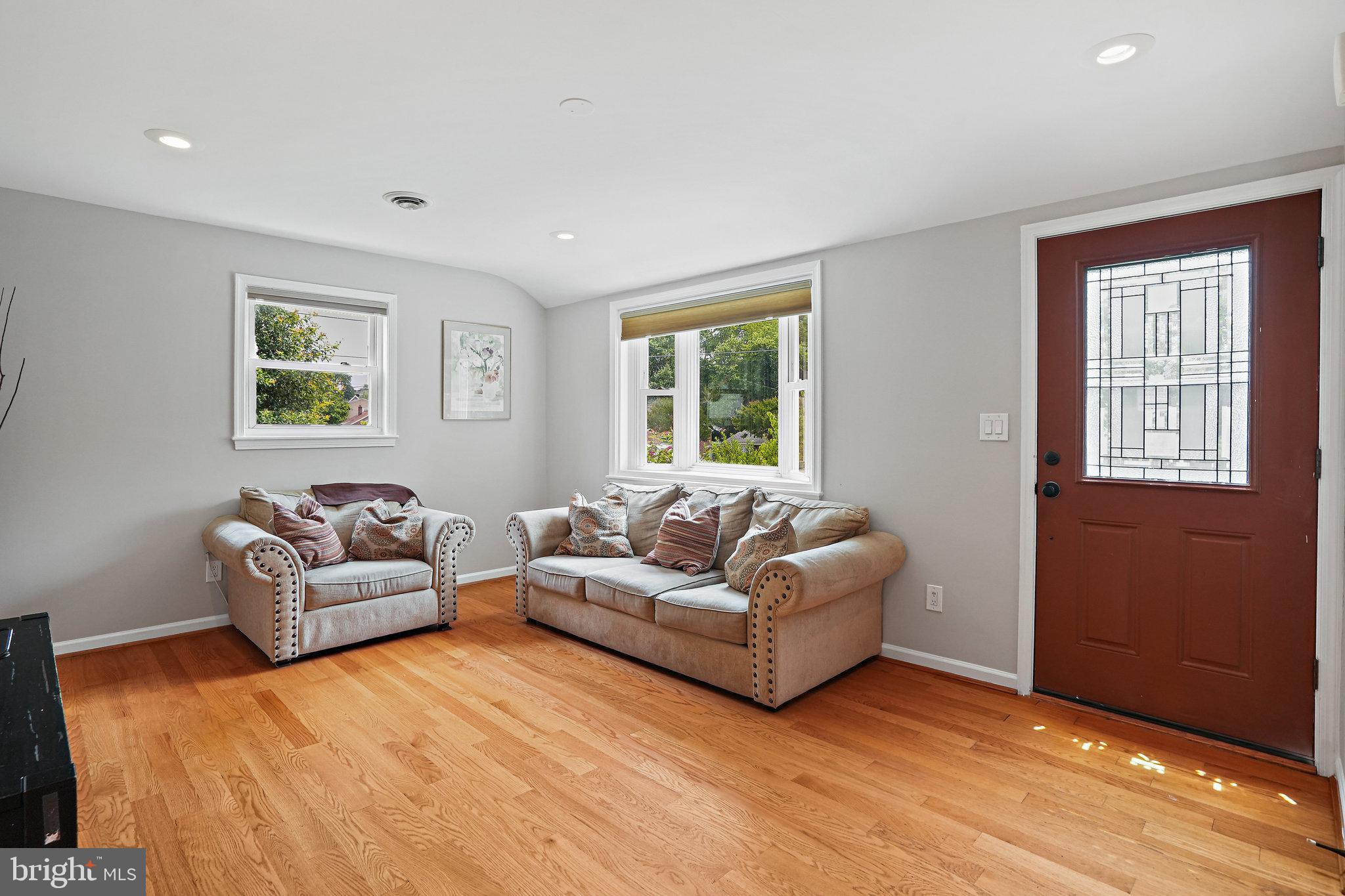 2611 Weisman Road Silver Spring, MD 20902 - Photo 7 of 30