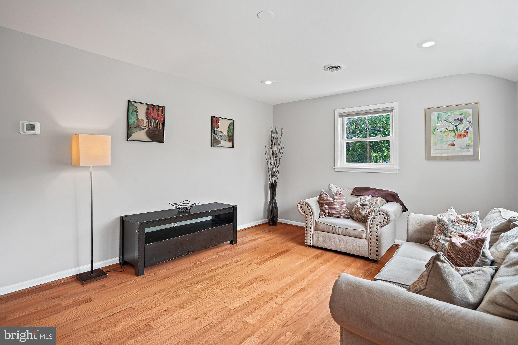 2611 Weisman Road Silver Spring, MD 20902 - Photo 9 of 30