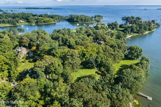 $7,995,000 | 2 Vista Drive, Greenwich, CT 06830