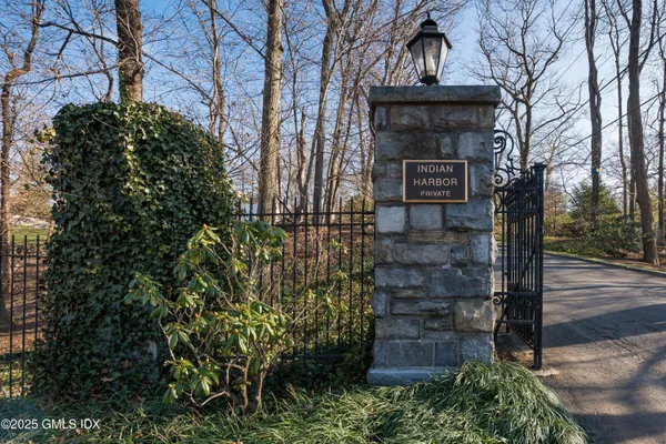 $7,995,000 | 2 Vista Drive, Greenwich, CT 06830