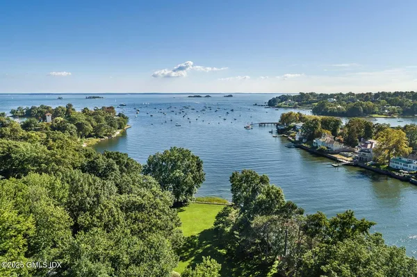 $7,995,000 | 2 Vista Drive, Greenwich, CT 06830