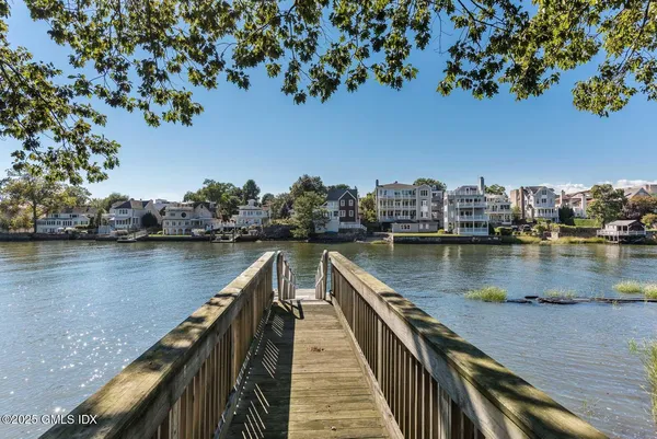 $7,995,000 | 2 Vista Drive, Greenwich, CT 06830