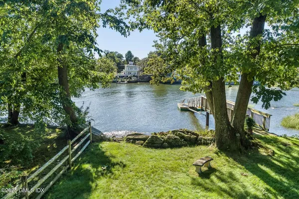 $7,995,000 | 2 Vista Drive, Greenwich, CT 06830