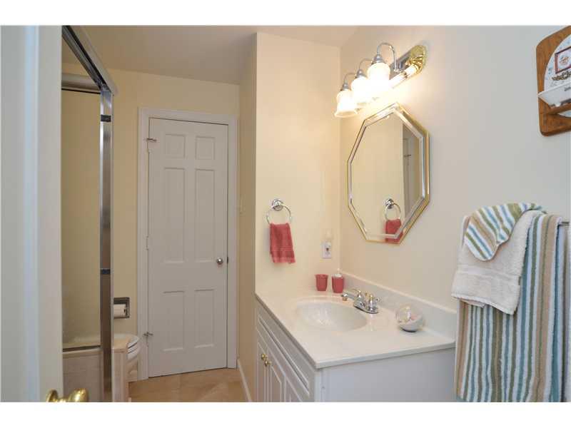 604 Trotwood Ridge Road Upper St. Clair, PA 15241 - Photo 14 of 25 Full Bath. Updated with walk in shower with multiple heads.