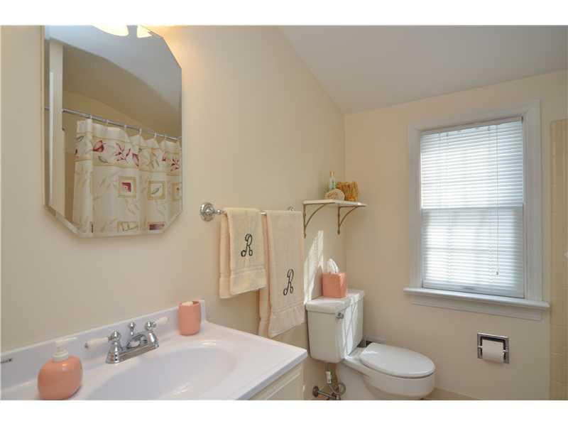 604 Trotwood Ridge Road Upper St. Clair, PA 15241 - Photo 20 of 25 Full Bath. Updated guest bath