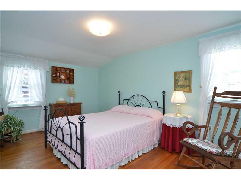 604 Trotwood Ridge Road Upper St. Clair, PA 15241 - Photo 21 of 25 Bedroom. Spacious and bright