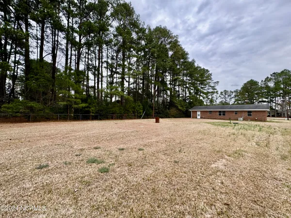 $1,700 | 526 West Thurman Road, New Bern, NC 28562
