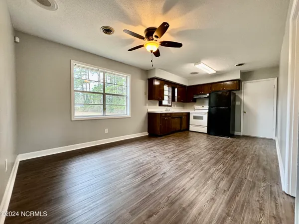 $1,700 | 526 West Thurman Road, New Bern, NC 28562