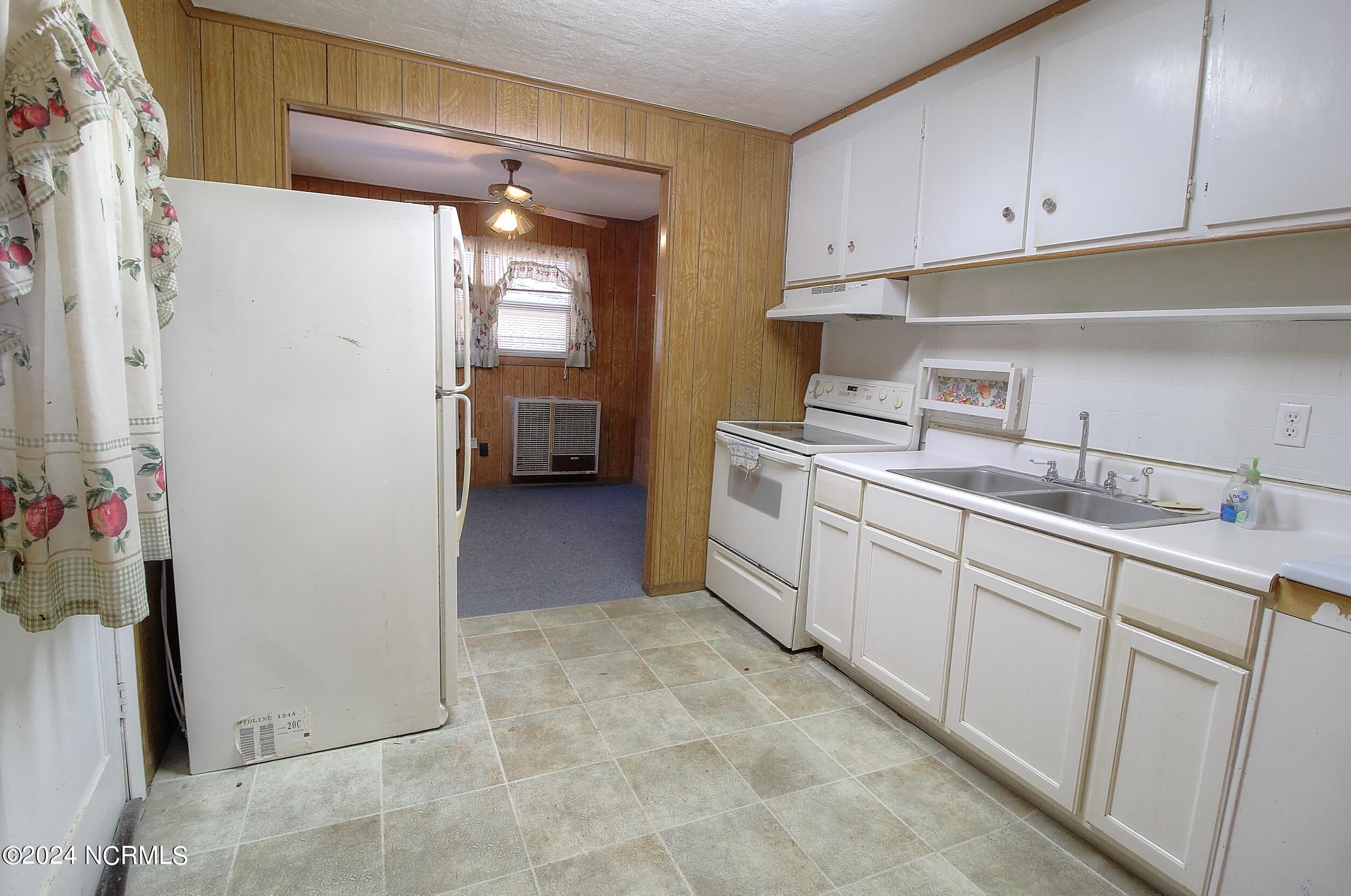 7259 Bo Tuck Road Southwest Ocean Isle Beach, NC 28469 - Photo 7 of 15 Kitchen