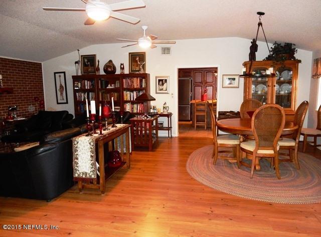 4446 Craven Road West Jacksonville, FL 32257 - Photo 12 of 32 LIVING ROOM