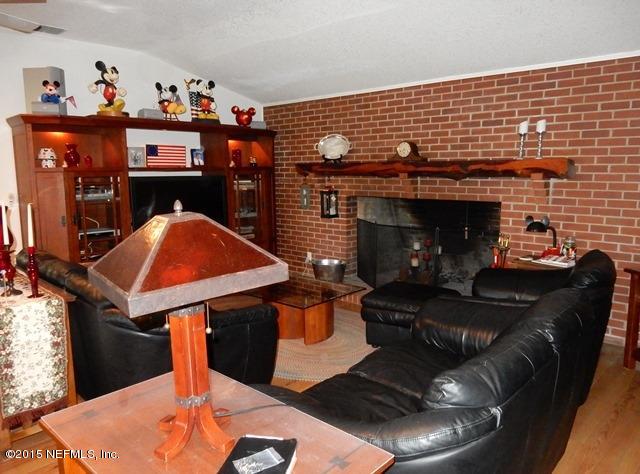 4446 Craven Road West Jacksonville, FL 32257 - Photo 13 of 32 LIVING ROOM