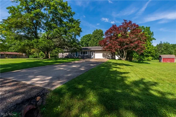 $225,000 | 11255 Eleanor Avenue Northeast, Hartville, OH 44632