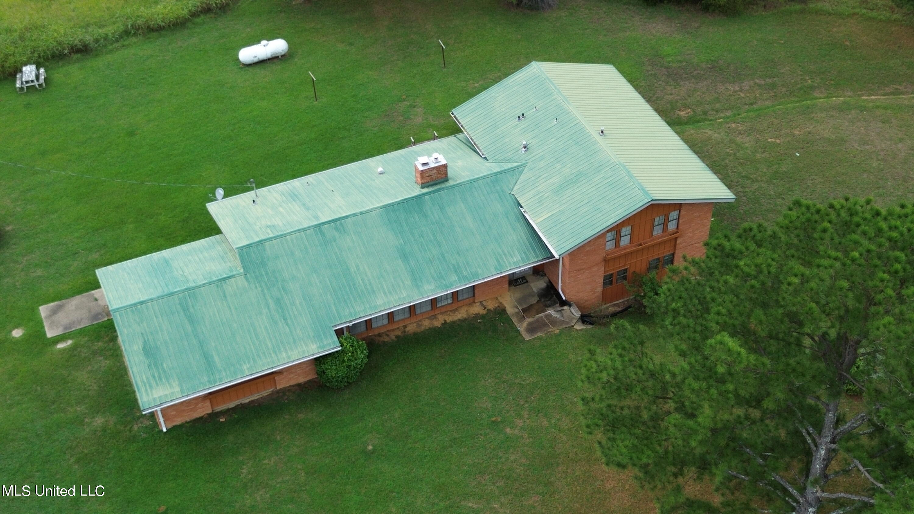 2163 Sharon Road Canton, MS 39046 - Photo 4 of 6 DJI_0197