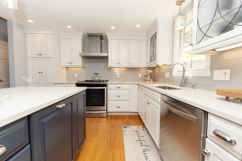 22 Riverside Drive Reading, MA 01867 - Photo 3 of 40 Gallery Image 3