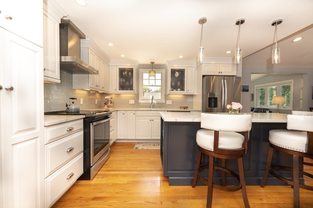 22 Riverside Drive Reading, MA 01867 - Photo 4 of 40 Gallery Image 4