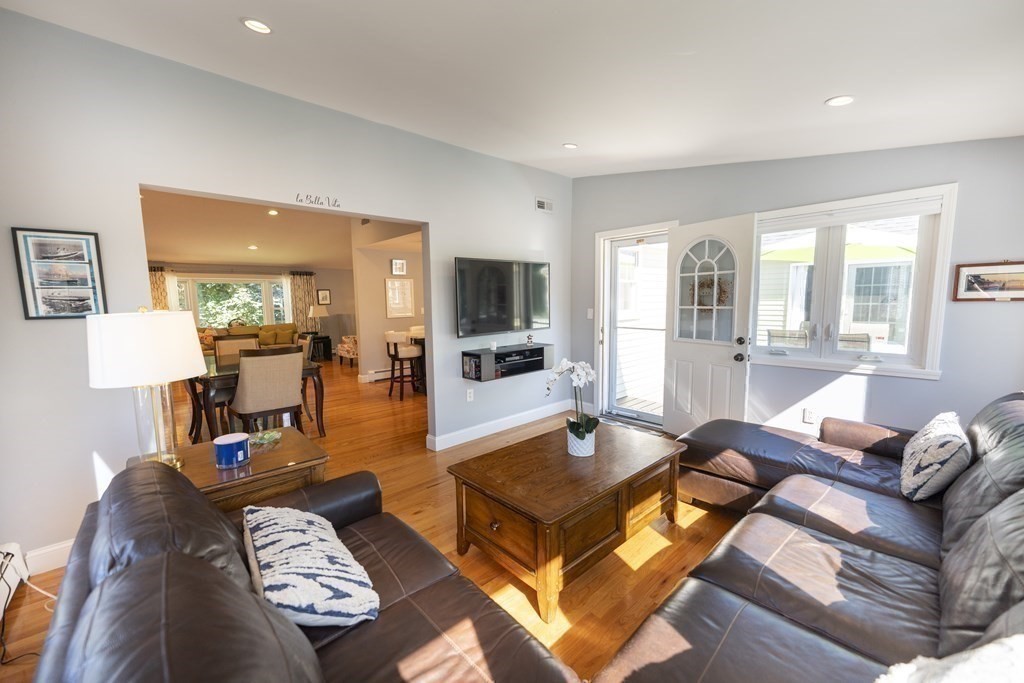22 Riverside Drive Reading, MA 01867 - Photo 9 of 40 Gallery Image 9