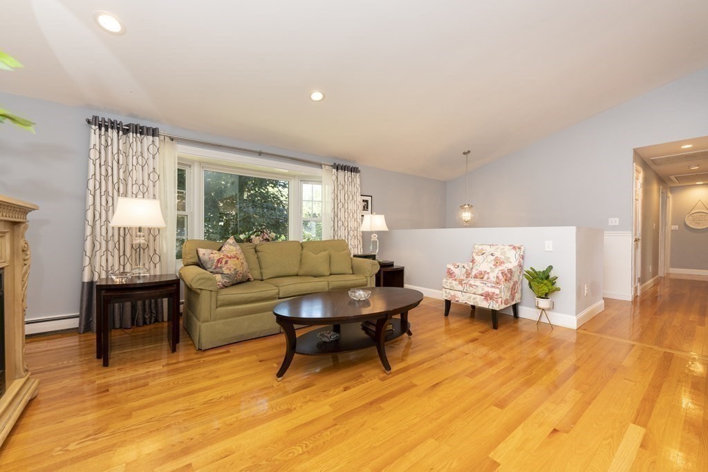 22 Riverside Drive Reading, MA 01867 - Photo 10 of 40 Gallery Image 10