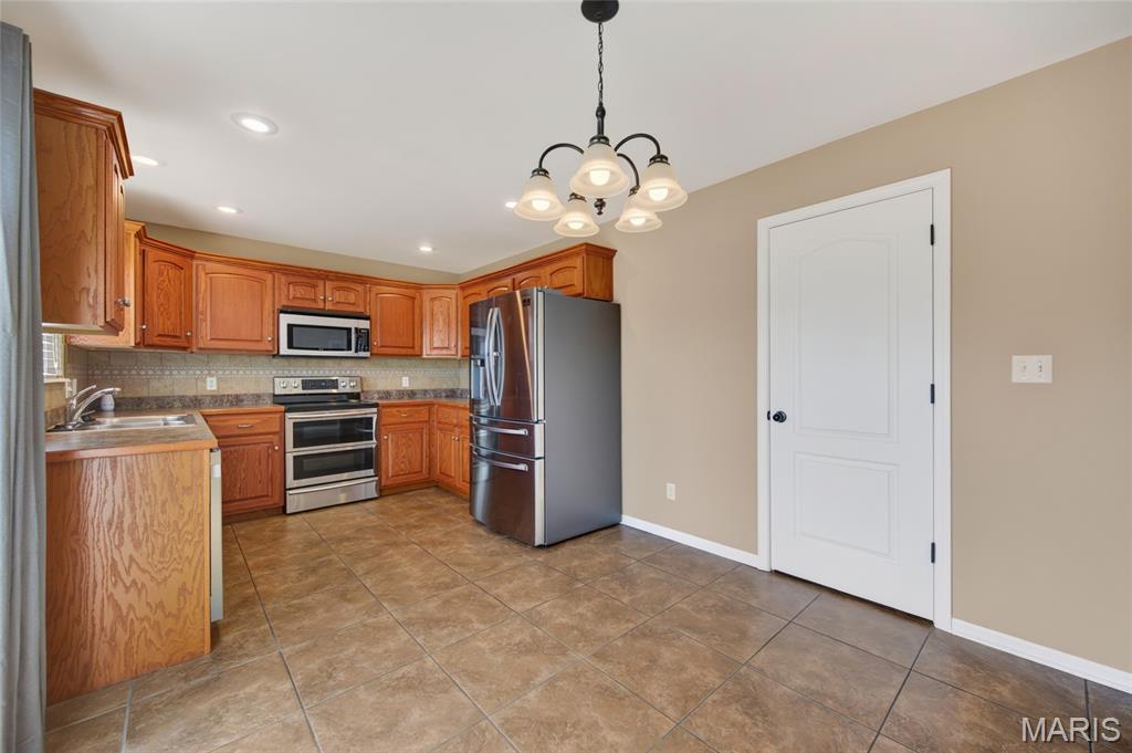 22857 Revelation Road Waynesville, MO 65583 - Photo 10 of 71 Gallery Image 10