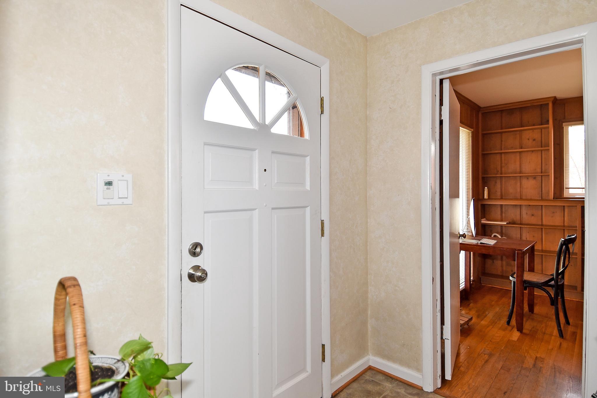 1606 Belvedere Boulevard Silver Spring, MD 20902 - Photo 5 of 30 Entry and office
