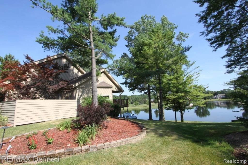 2332 Ulster Road Rochester Hills, MI 48309 - Photo 3 of 38
