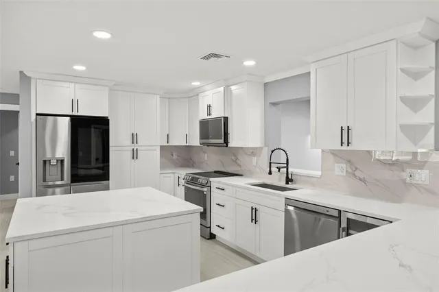 $859,000 | 232 Pinecrest Drive, Palm Harbor, FL 34683