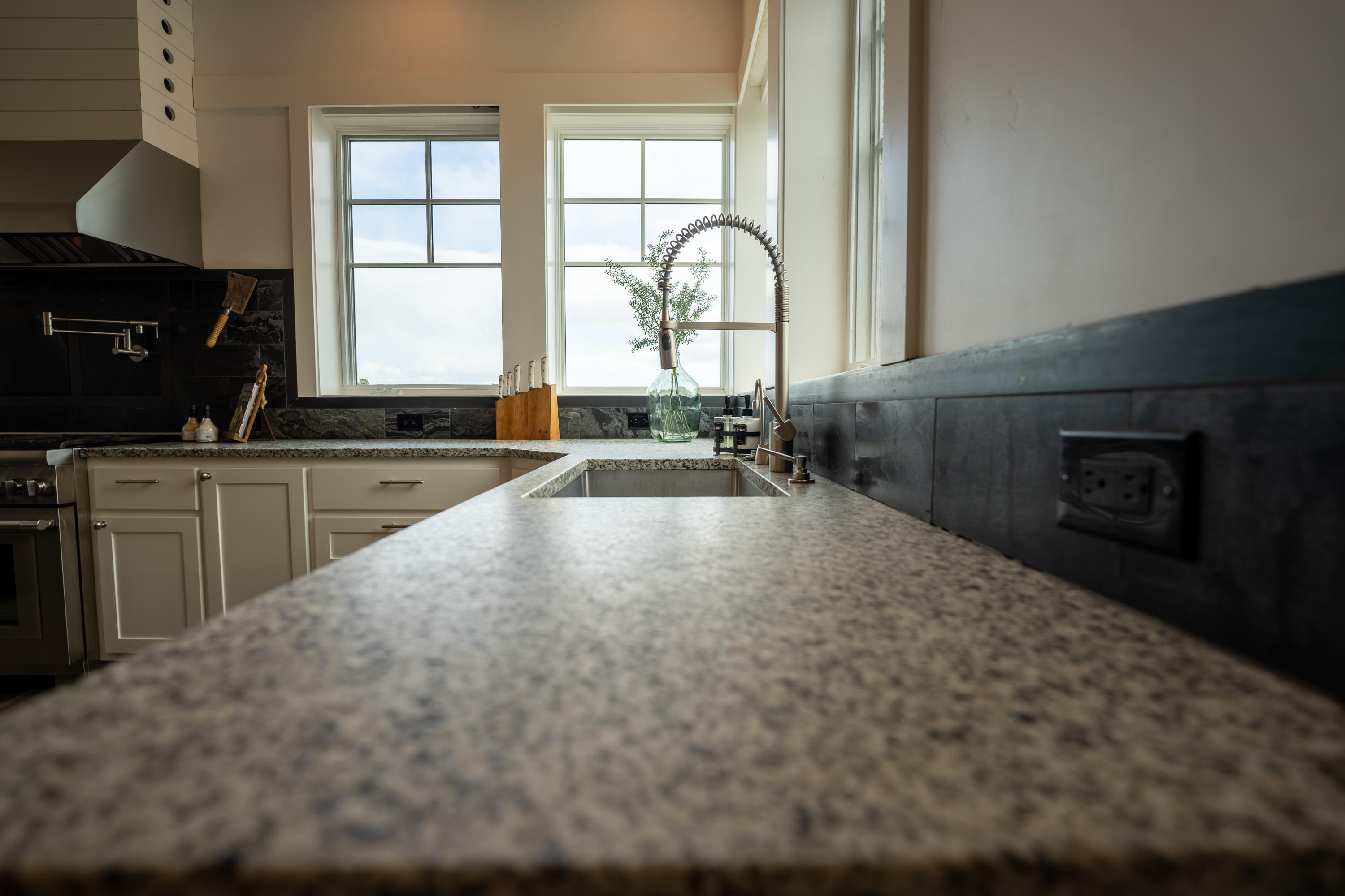 68314 Cloverdale Road Sisters, OR 97759 - Photo 11 of 37 DSC02844-HDR