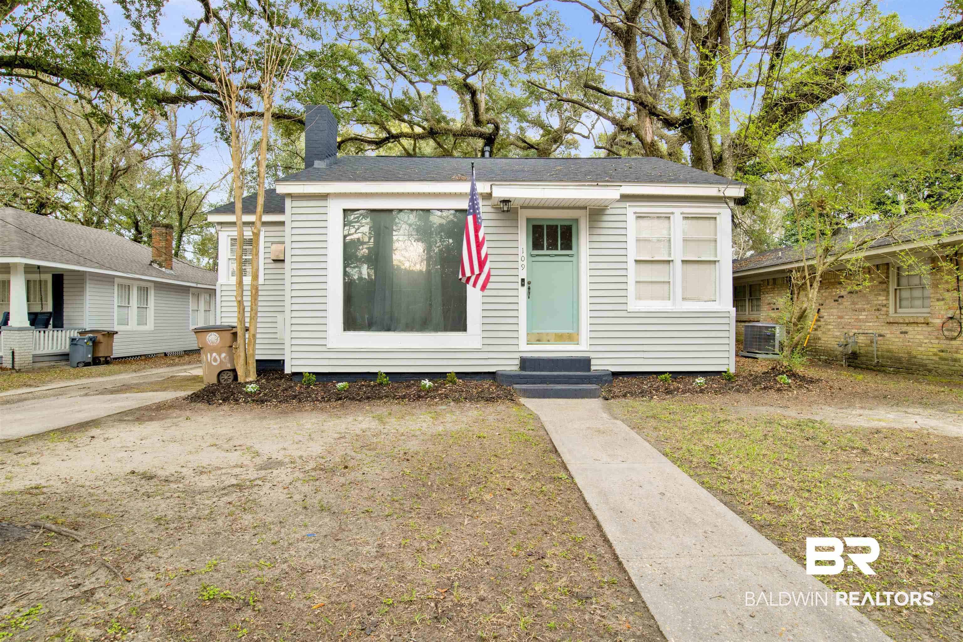 109 Mohawk Street Mobile, AL 36606 - Photo 2 of 28