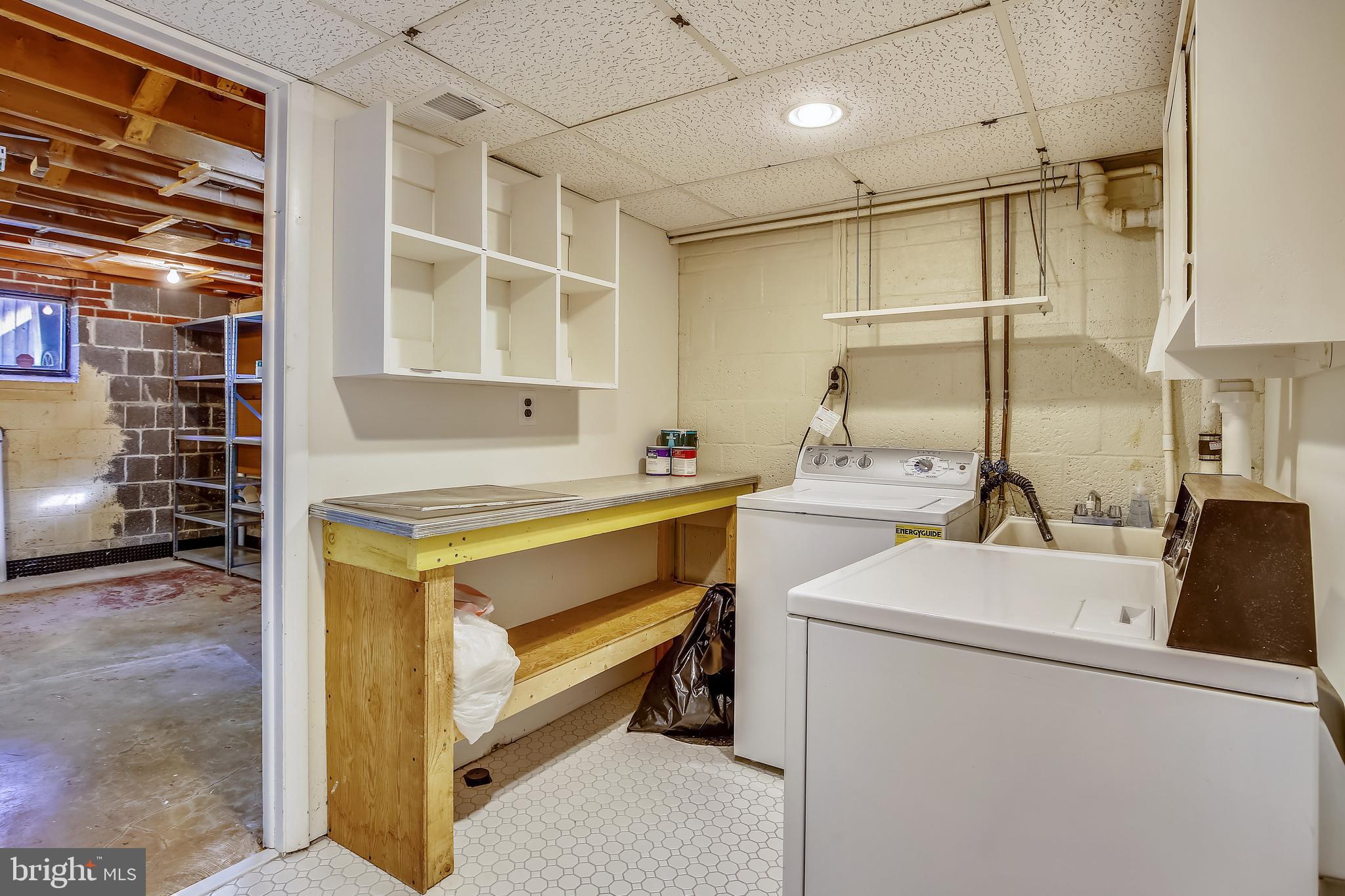 6729 Front Royal Road Springfield, VA 22151 - Photo 26 of 30 Laundry Room