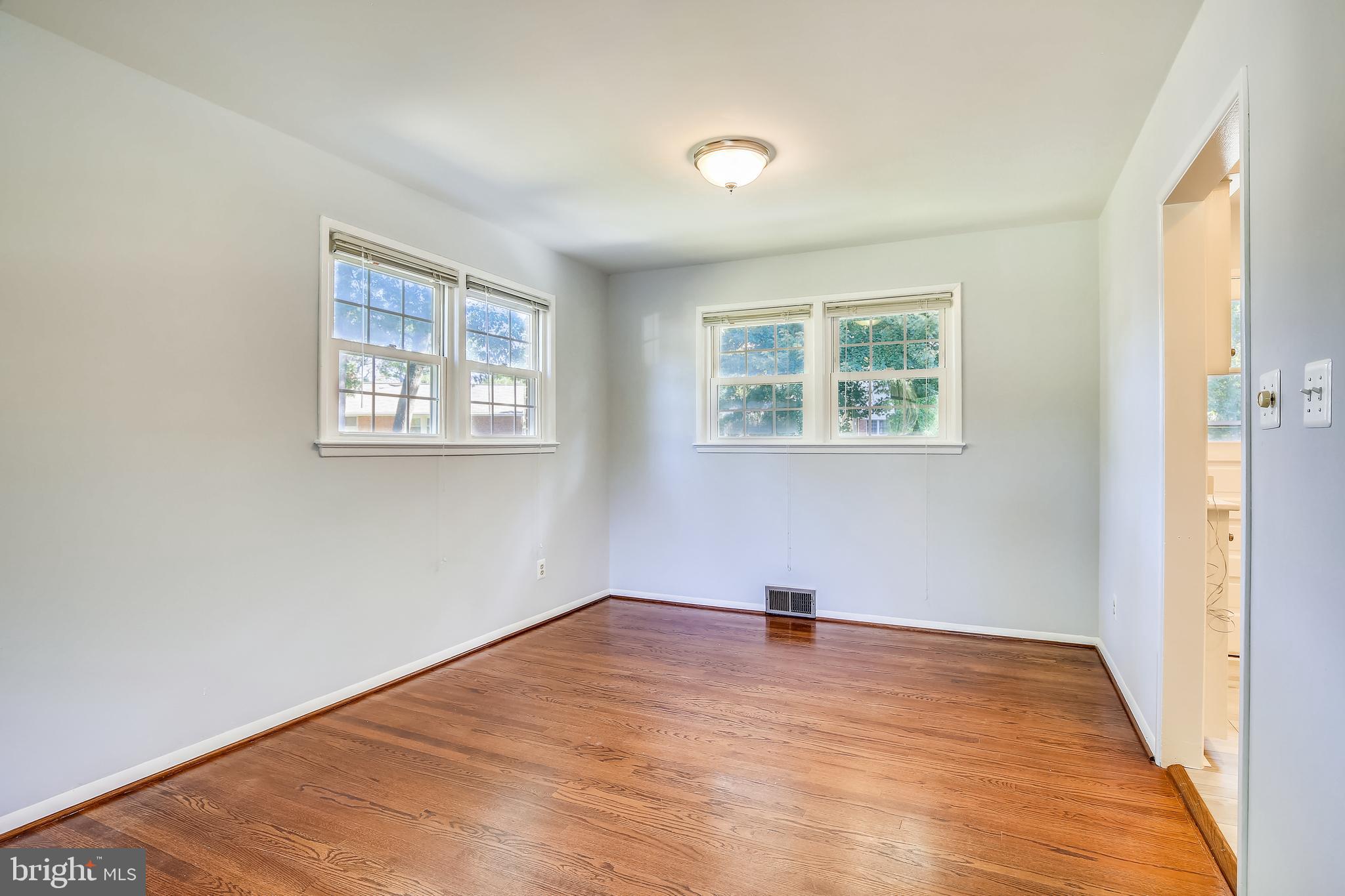 6729 Front Royal Road Springfield, VA 22151 - Photo 5 of 30 Dining Room