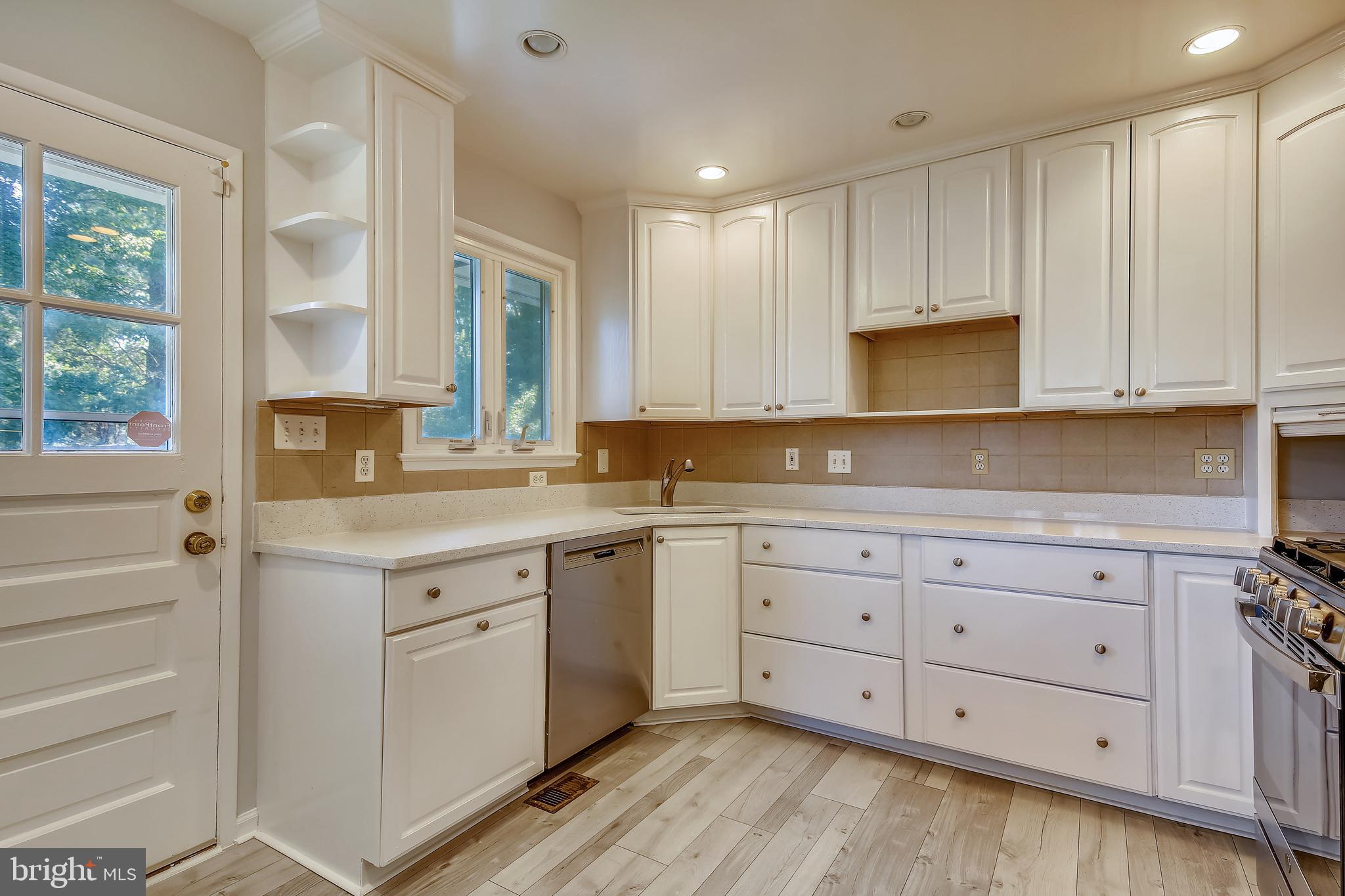 6729 Front Royal Road Springfield, VA 22151 - Photo 7 of 30 Kitchen