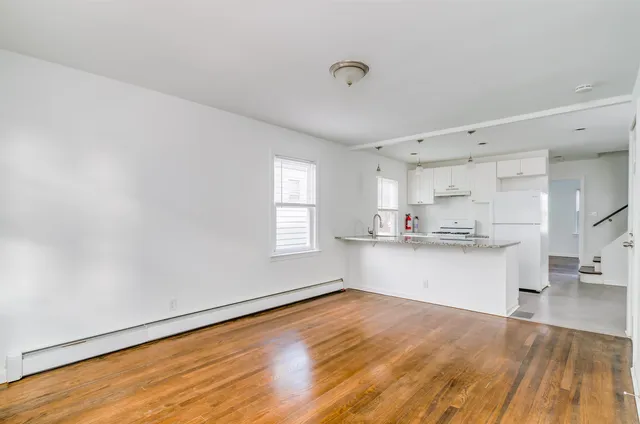 $2,200 | 8 Kelly Parkway, Unit 2, Bayonne, NJ 07002