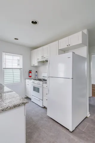 $2,200 | 8 Kelly Parkway, Unit 2, Bayonne, NJ 07002