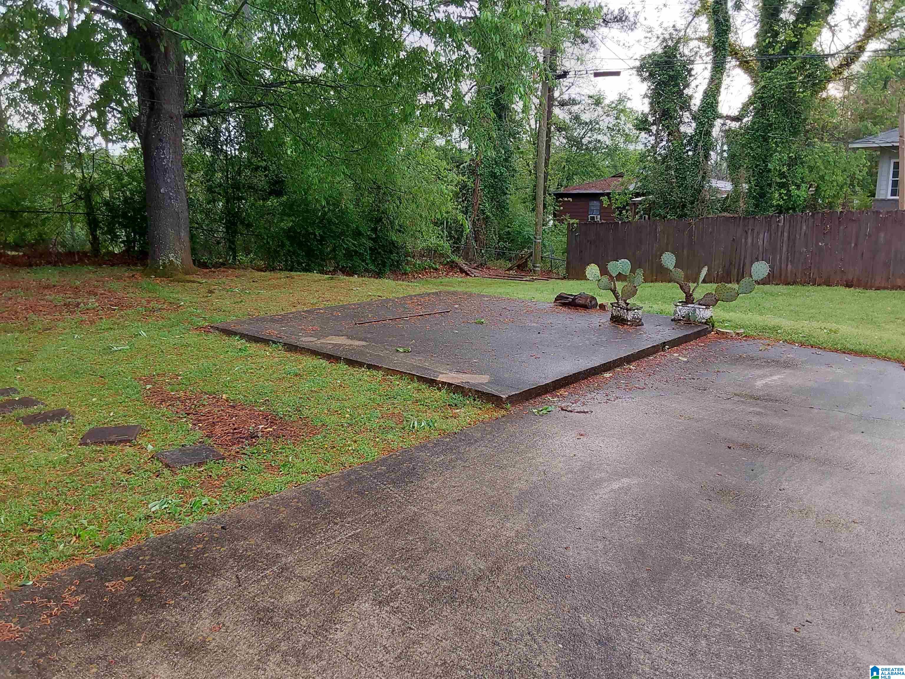 1652 Roberts Street Southwest Birmingham, AL 35211 - Photo 4 of 13