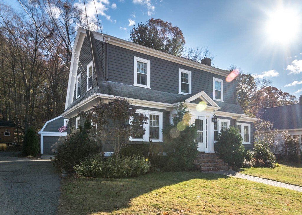 9 Chester Brook Road Waltham, MA 02452 - Photo 3 of 27 Gallery Image 3